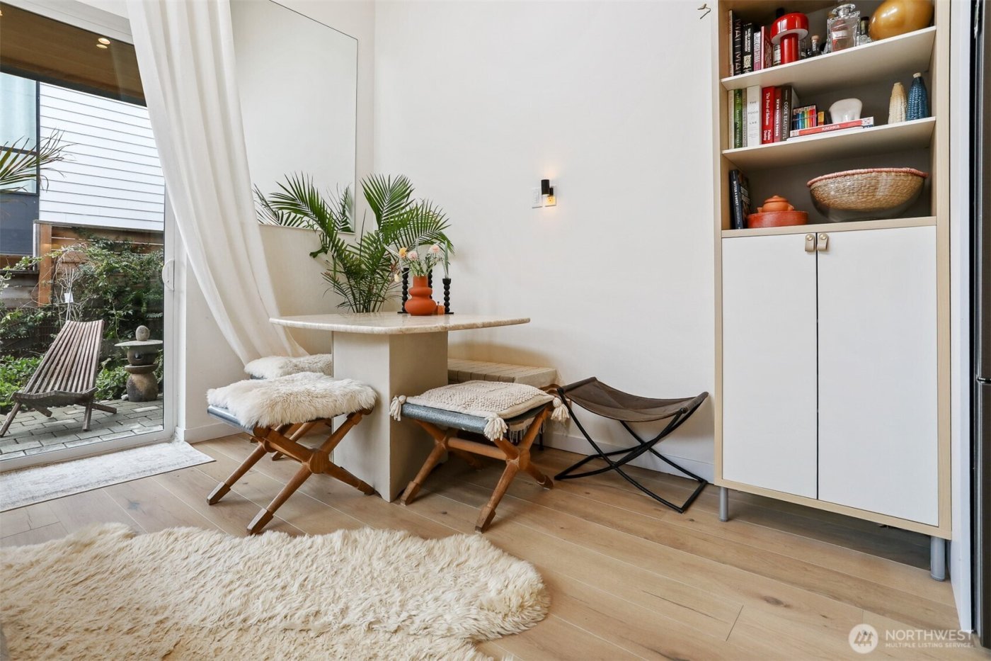 916 NW 56th Street #G, Seattle, WA 98107