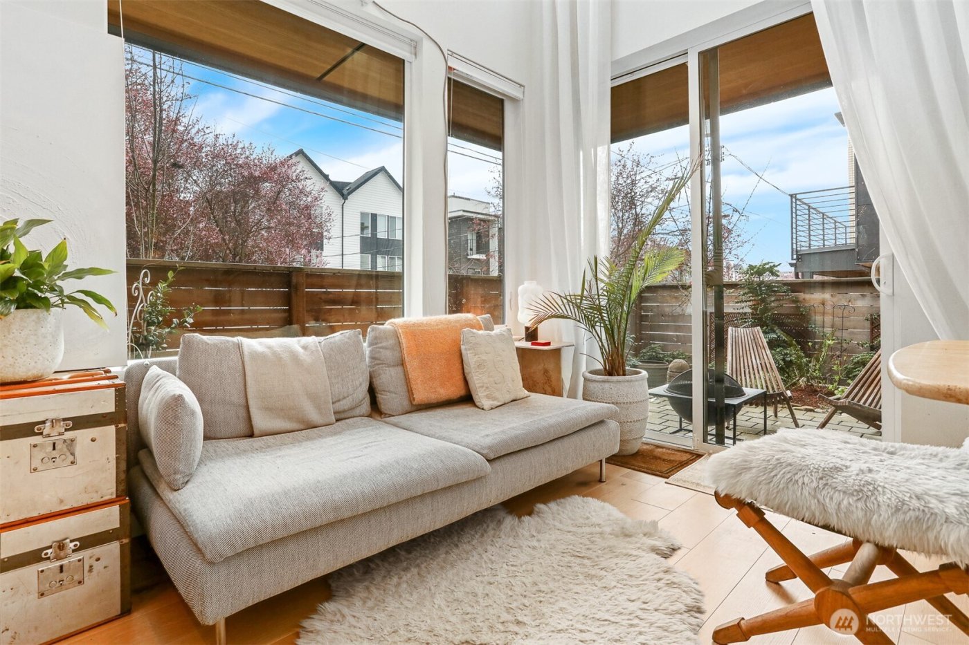 916 NW 56th Street #G, Seattle, WA 98107