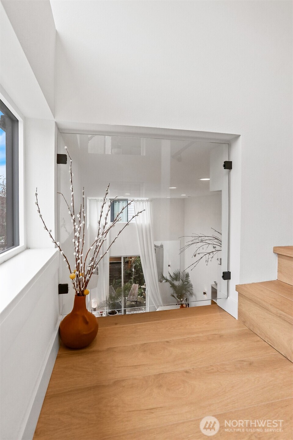 916 NW 56th Street #G, Seattle, WA 98107