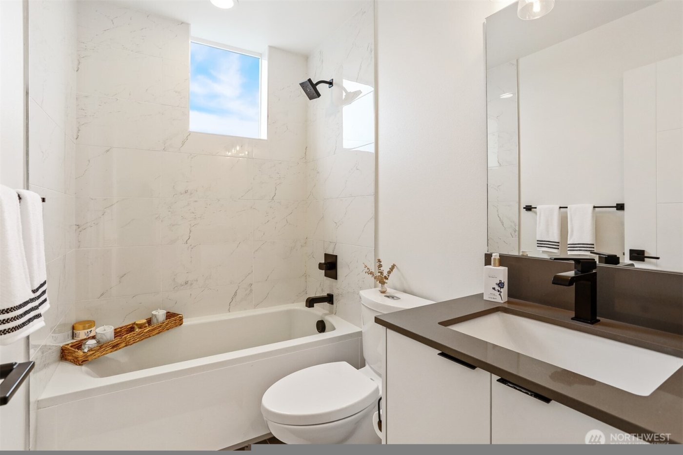 916 NW 56th Street #G, Seattle, WA 98107