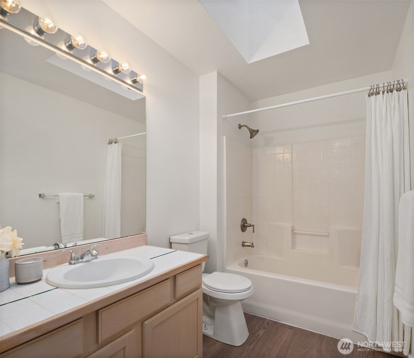 8608 196th Street SW, Edmonds, WA 98026