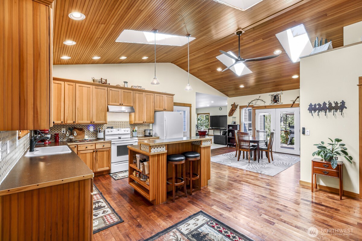 19379 Morton Road , Burlington, WA 98233