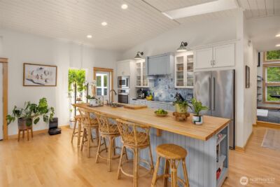 10555 NE Morning Lane , Bainbridge Island, WA 98110 - Photo 17