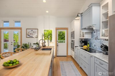 10555 NE Morning Lane , Bainbridge Island, WA 98110 - Photo 18