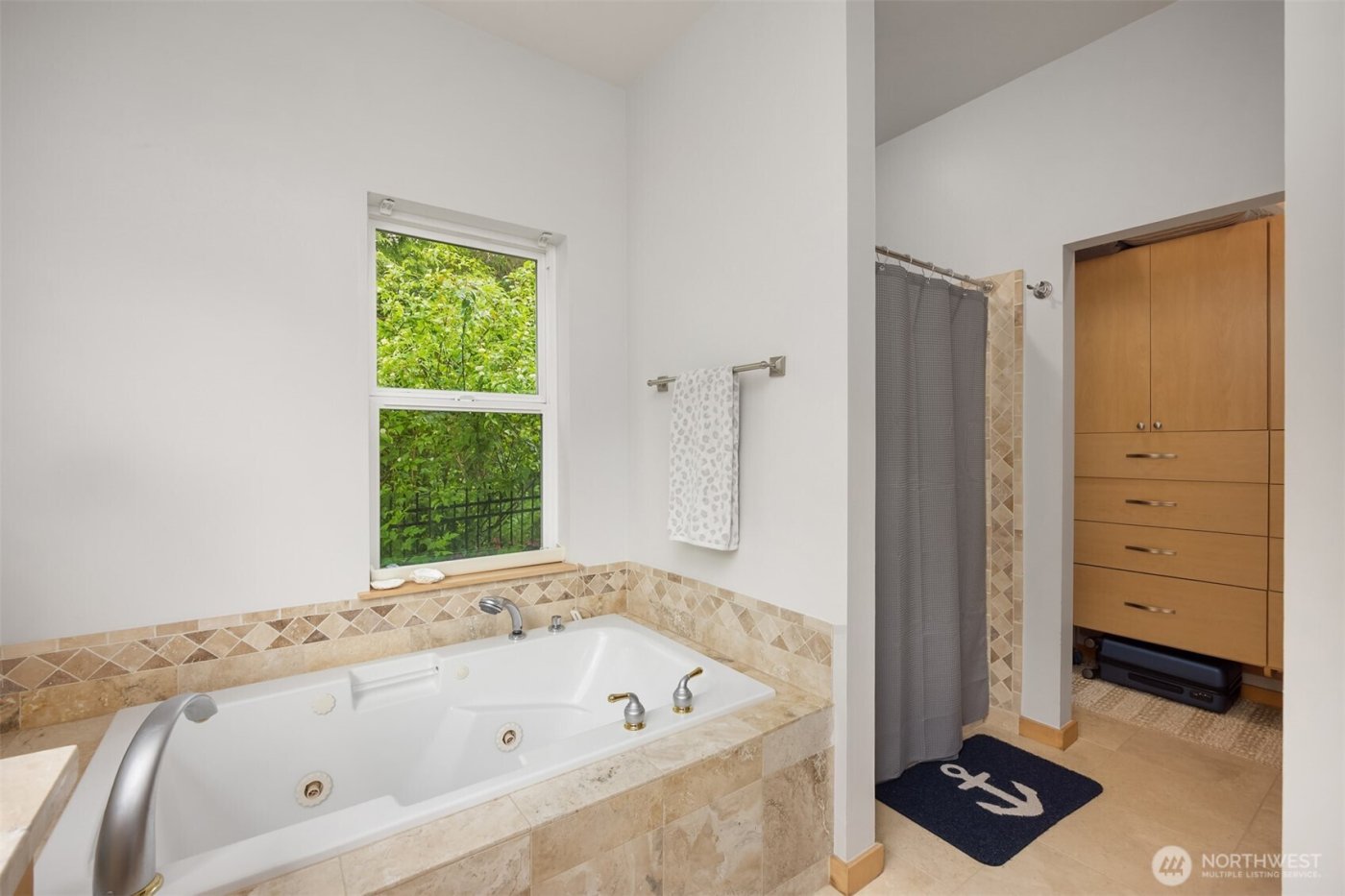 10555 NE Morning Lane , Bainbridge Island, WA 98110