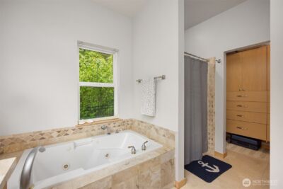 10555 NE Morning Lane , Bainbridge Island, WA 98110 - Photo 23