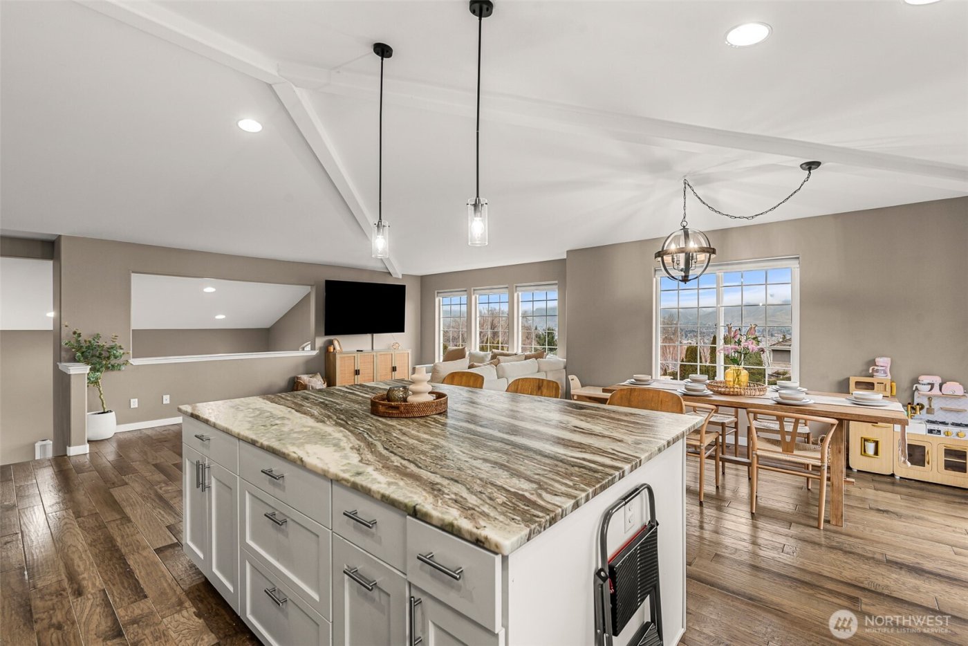 1953 Diamond Ct , East Wenatchee, WA 98802