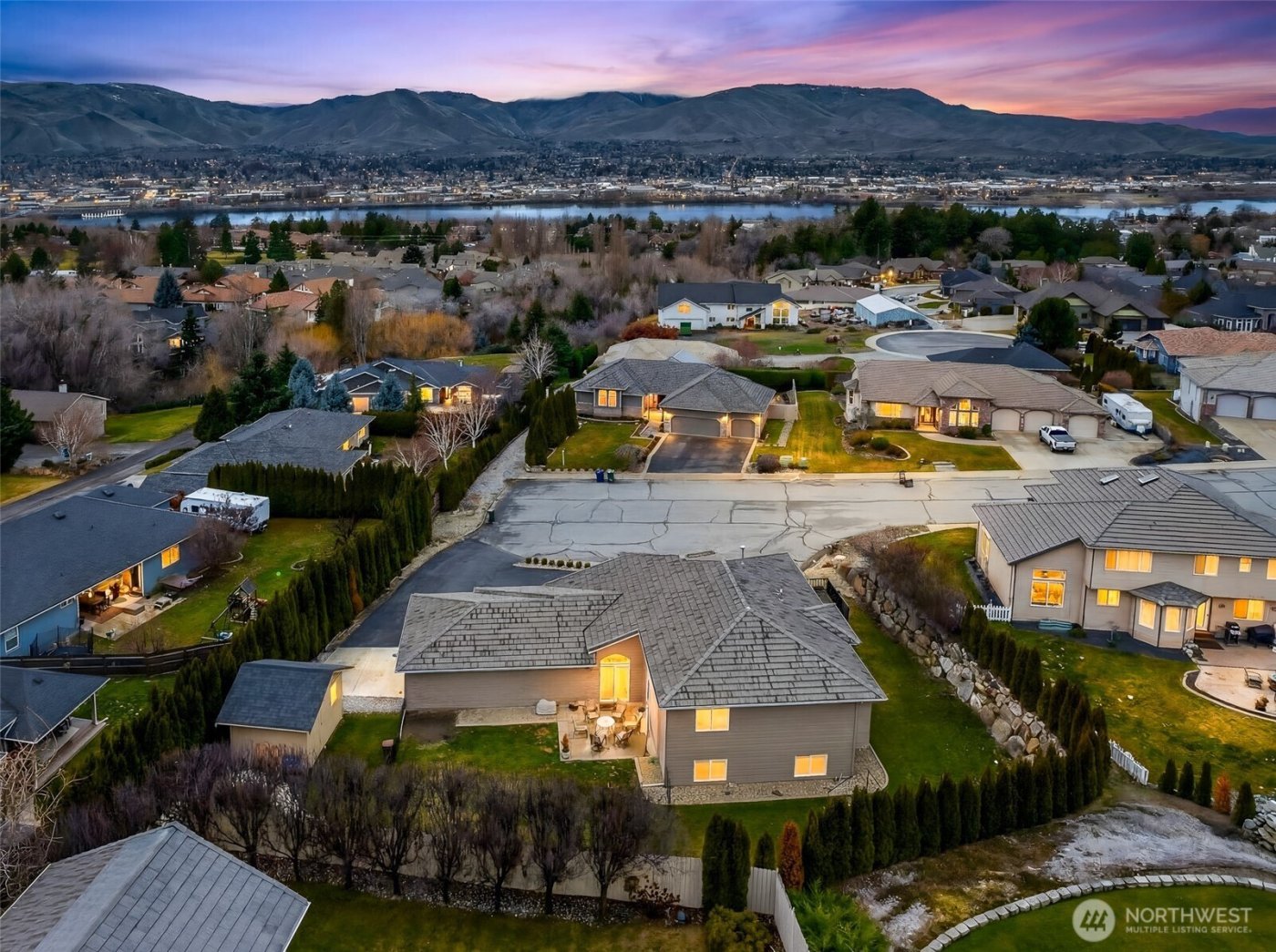 1953 Diamond Ct , East Wenatchee, WA 98802