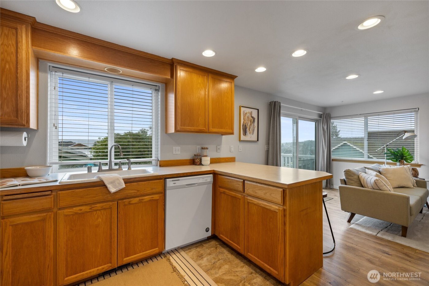 2411 E 13th Street , Bremerton, WA 98310