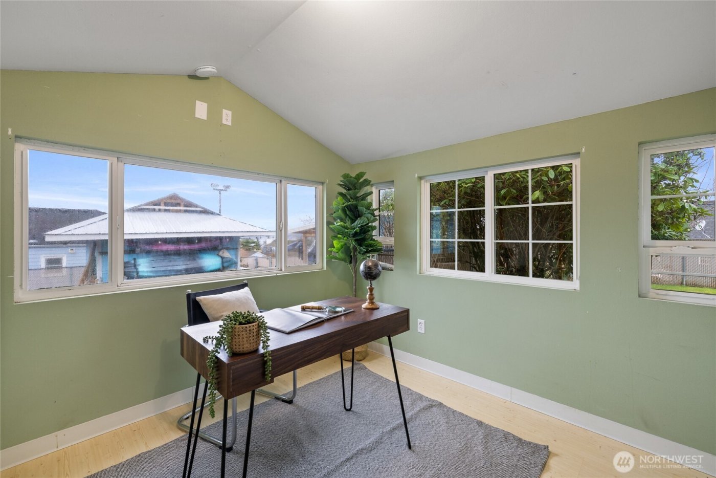 2411 E 13th Street , Bremerton, WA 98310