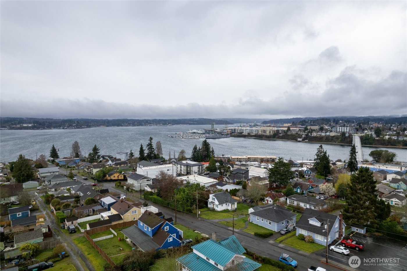 2411 E 13th Street , Bremerton, WA 98310
