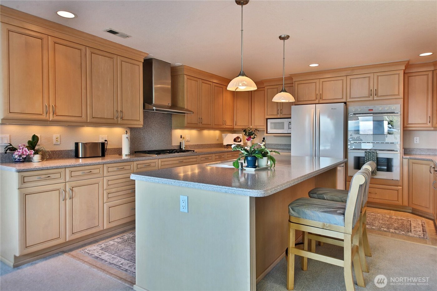 8111 Possession Ridge Lane , Clinton, WA 98236