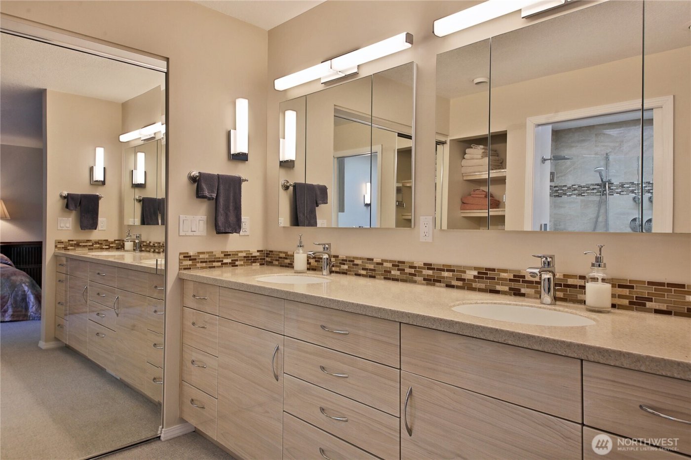 8111 Possession Ridge Lane , Clinton, WA 98236