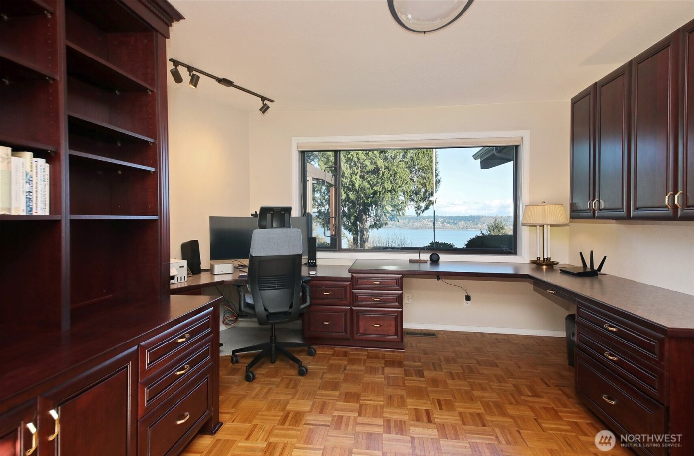 8111 Possession Ridge Lane , Clinton, WA 98236