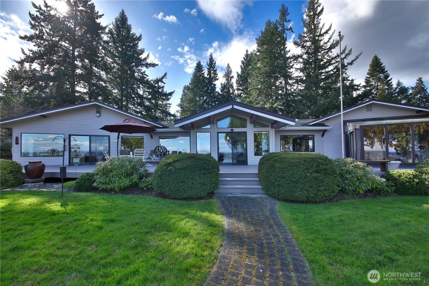 8111 Possession Ridge Lane , Clinton, WA 98236