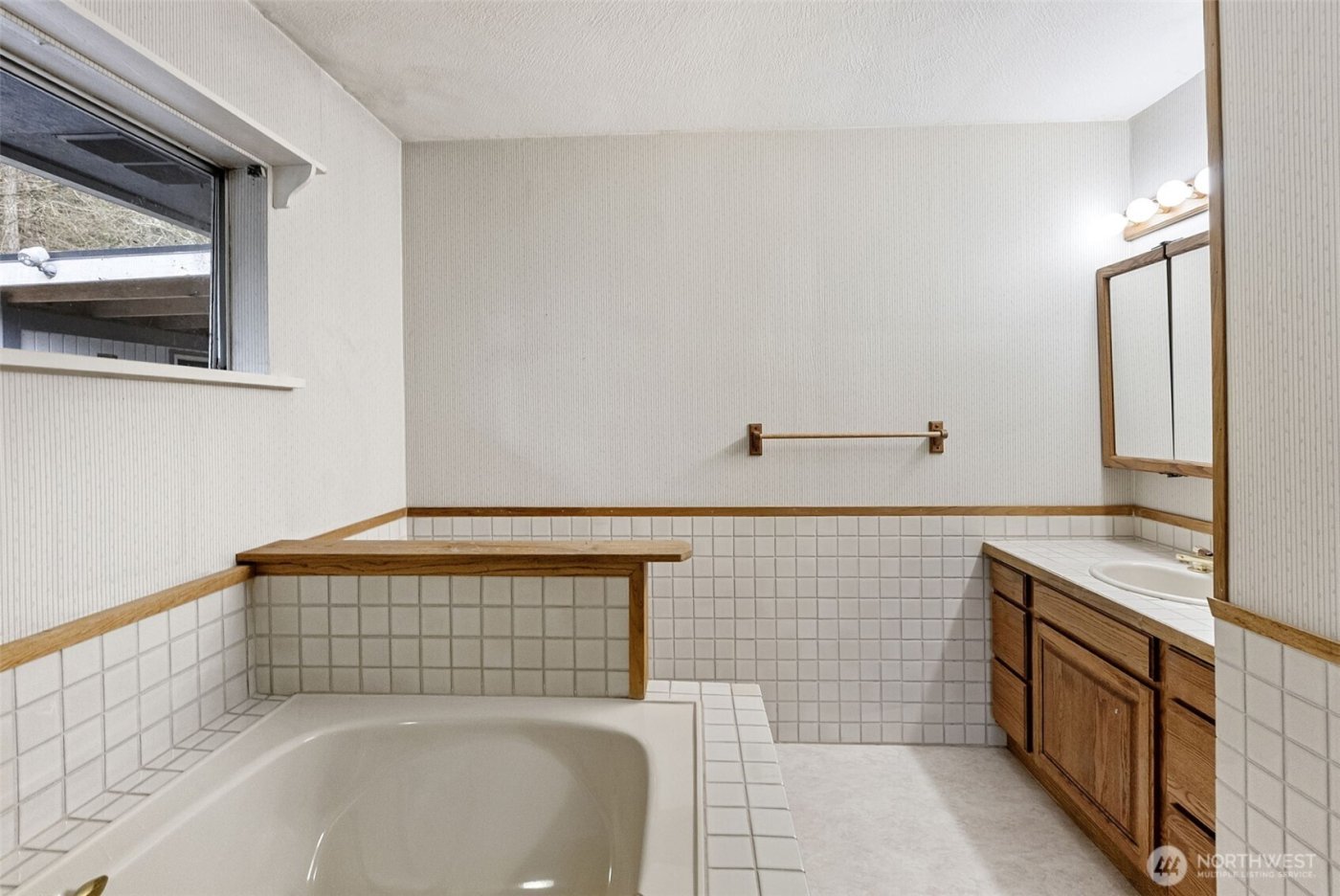 1723 Shorewood Drive , Bremerton, WA 98312