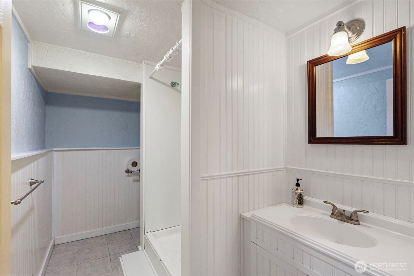 1723 Shorewood Drive , Bremerton, WA 98312