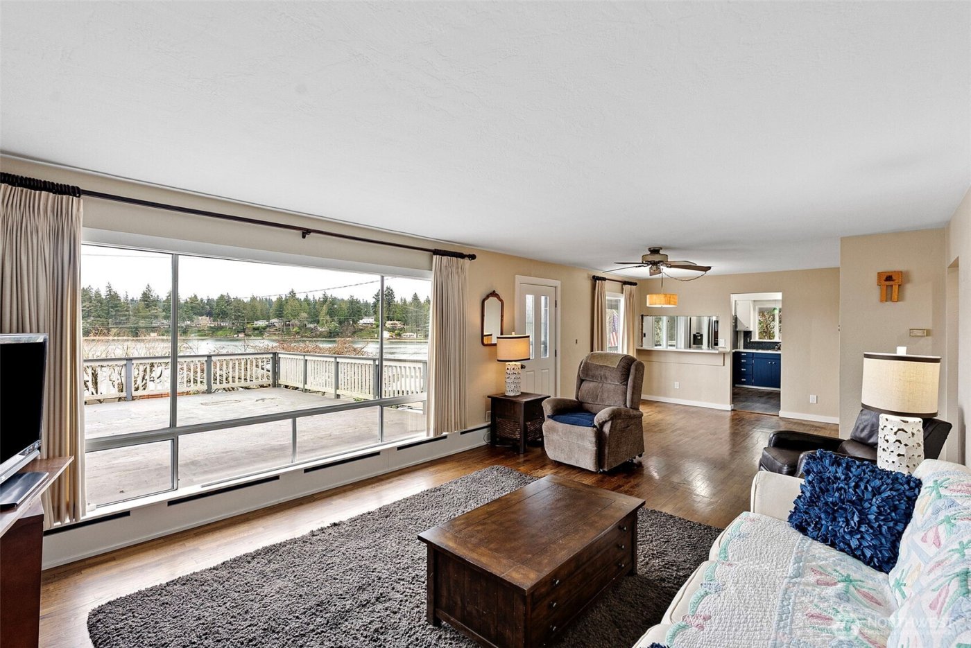 1723 Shorewood Drive , Bremerton, WA 98312