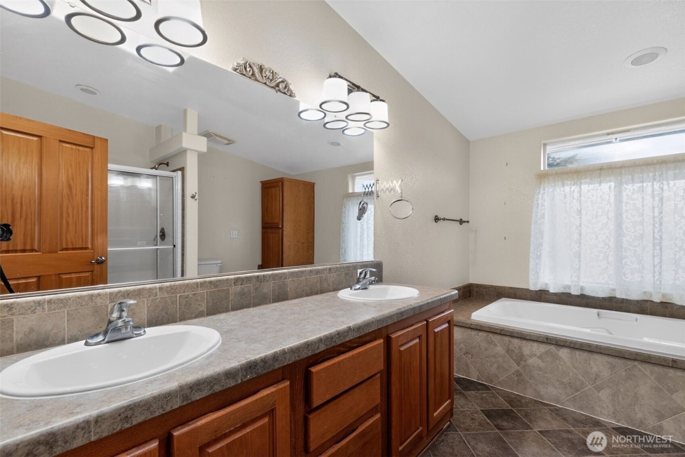 402 Parrish Road , Sequim, WA 98382