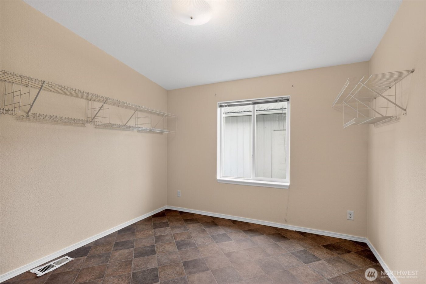 402 Parrish Road , Sequim, WA 98382