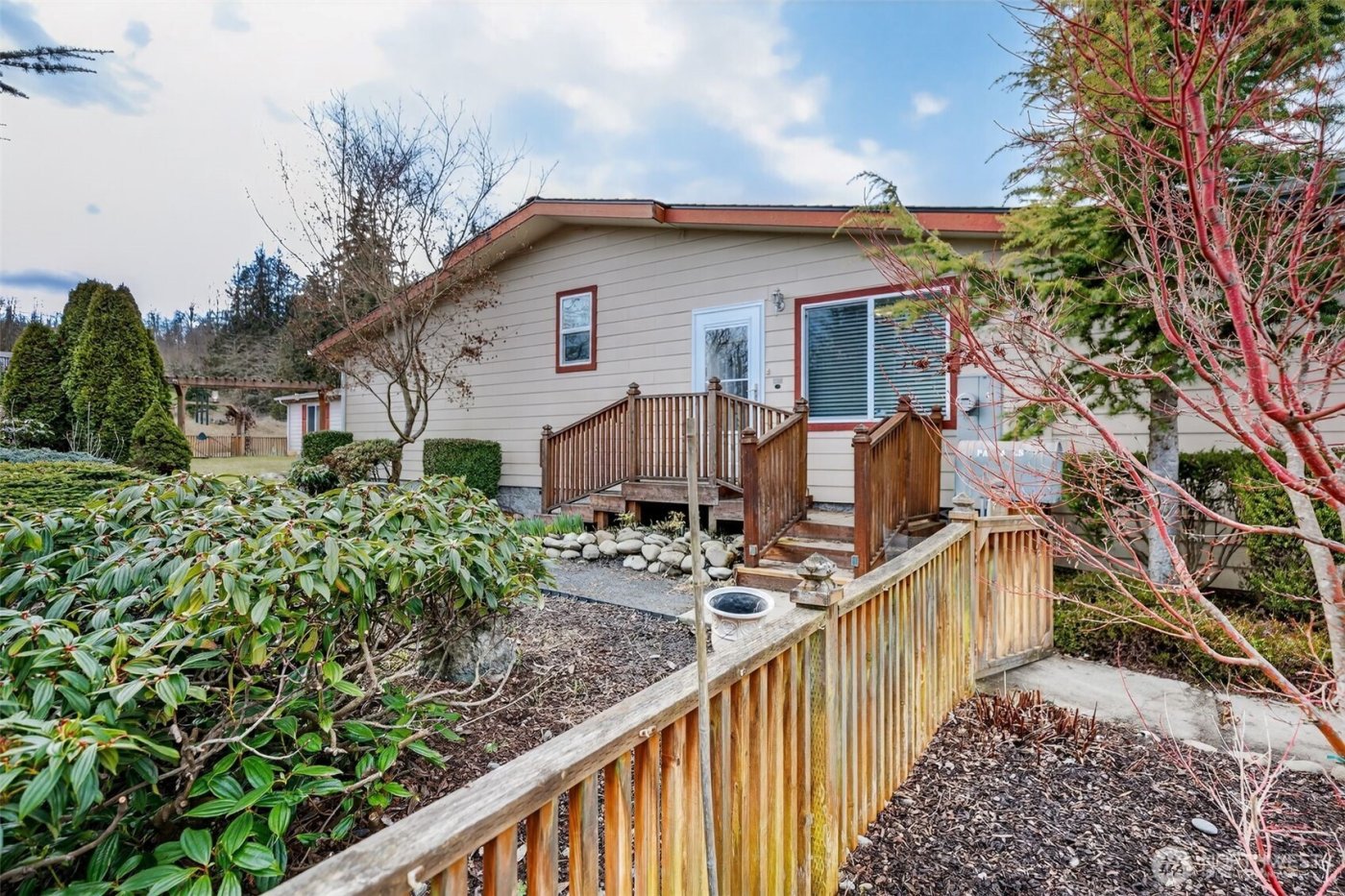 402 Parrish Road , Sequim, WA 98382