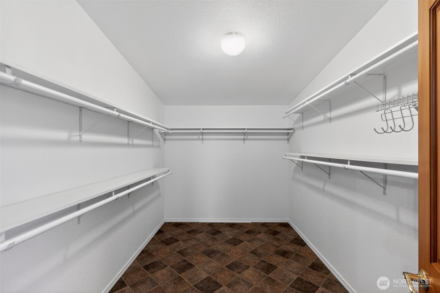 402 Parrish Road , Sequim, WA 98382