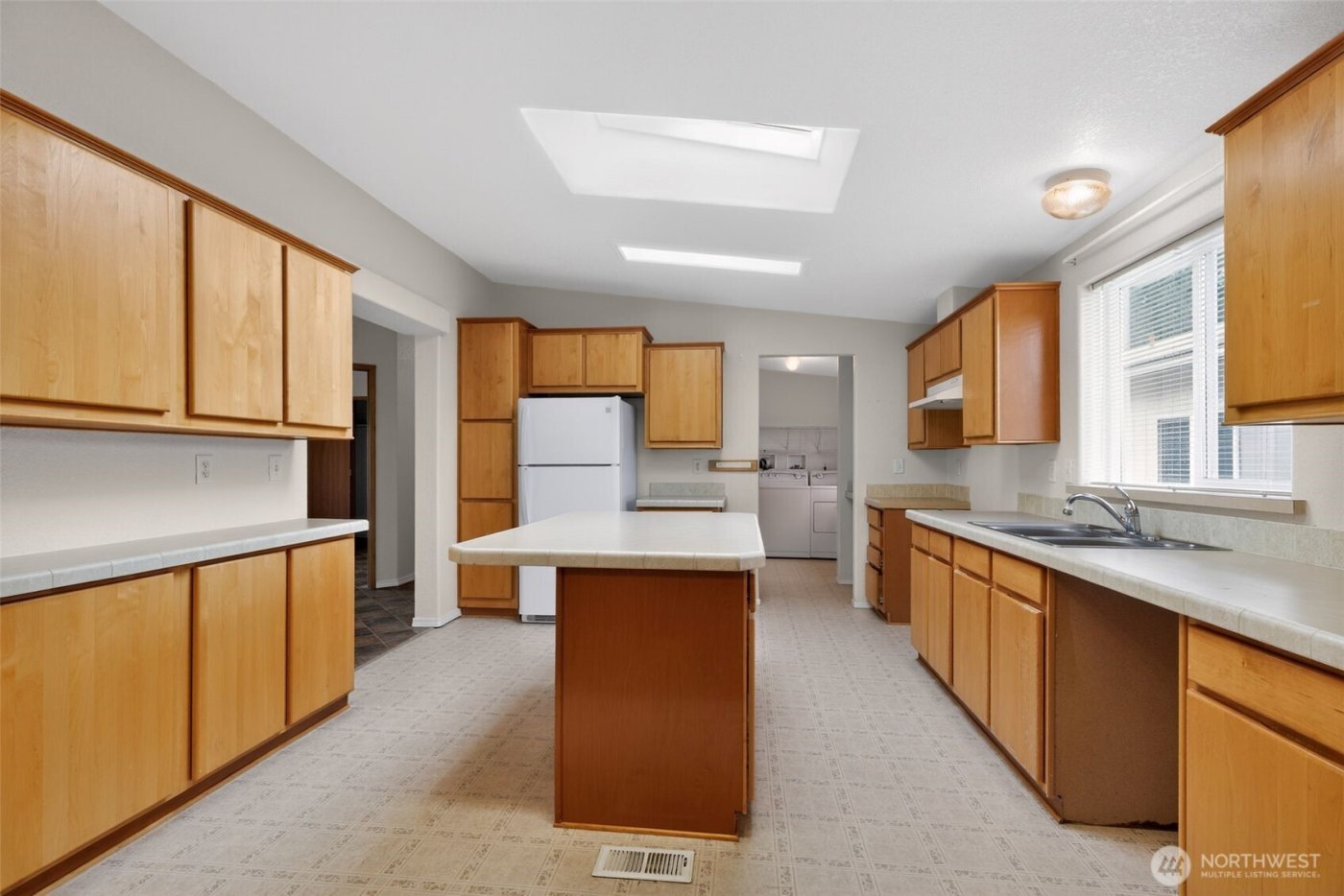 402 Parrish Road , Sequim, WA 98382