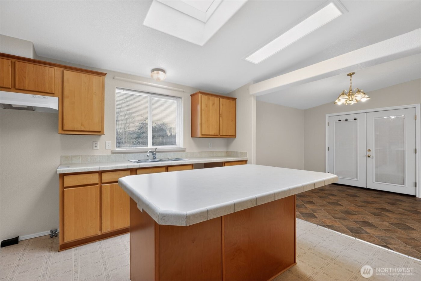 402 Parrish Road , Sequim, WA 98382