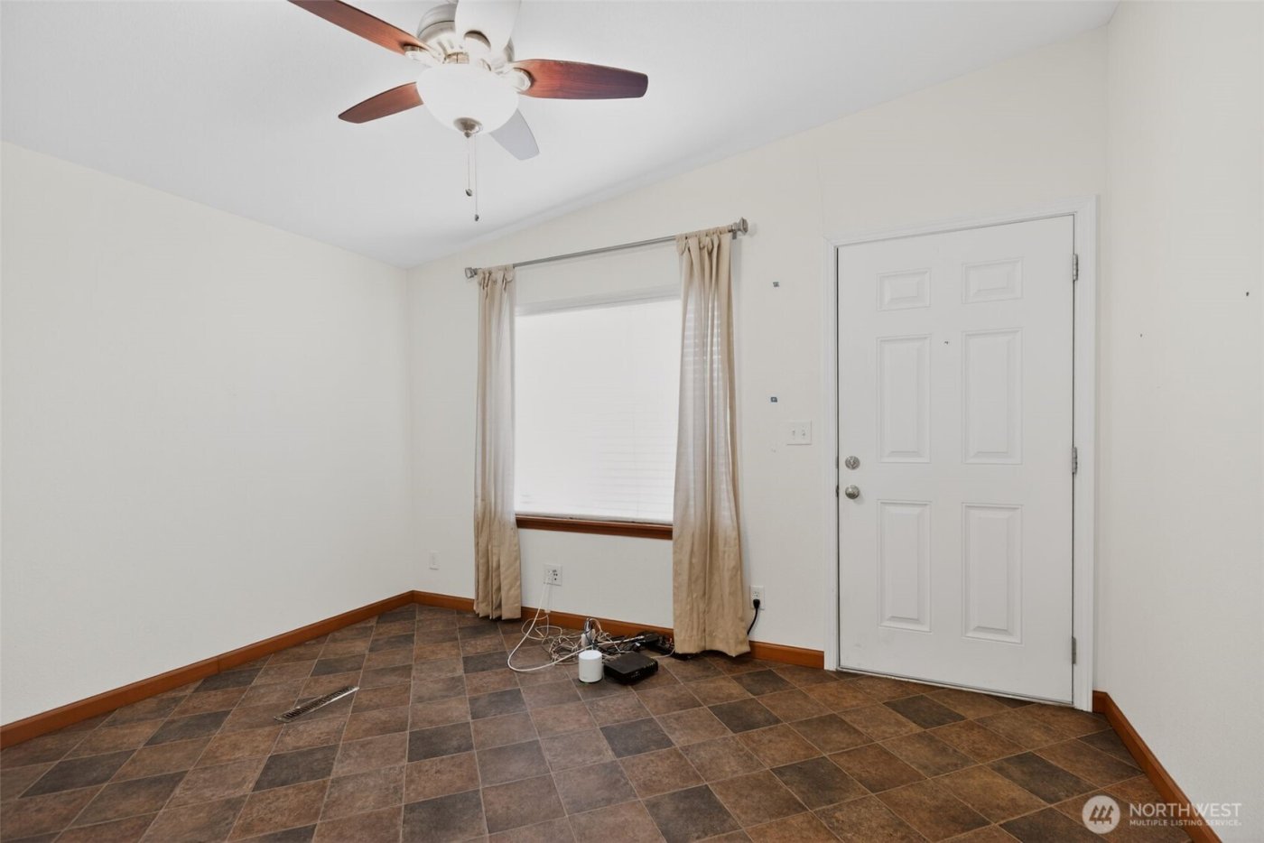 402 Parrish Road , Sequim, WA 98382