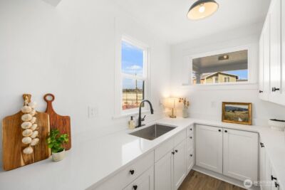 3443 21st Avenue W, Seattle, WA 98199 - Photo 19