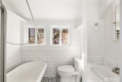 3443 21st Avenue W, Seattle, WA 98199 - Photo 28