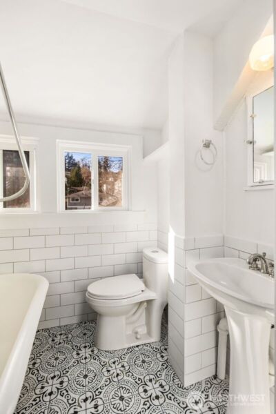 3443 21st Avenue W, Seattle, WA 98199 - Photo 29