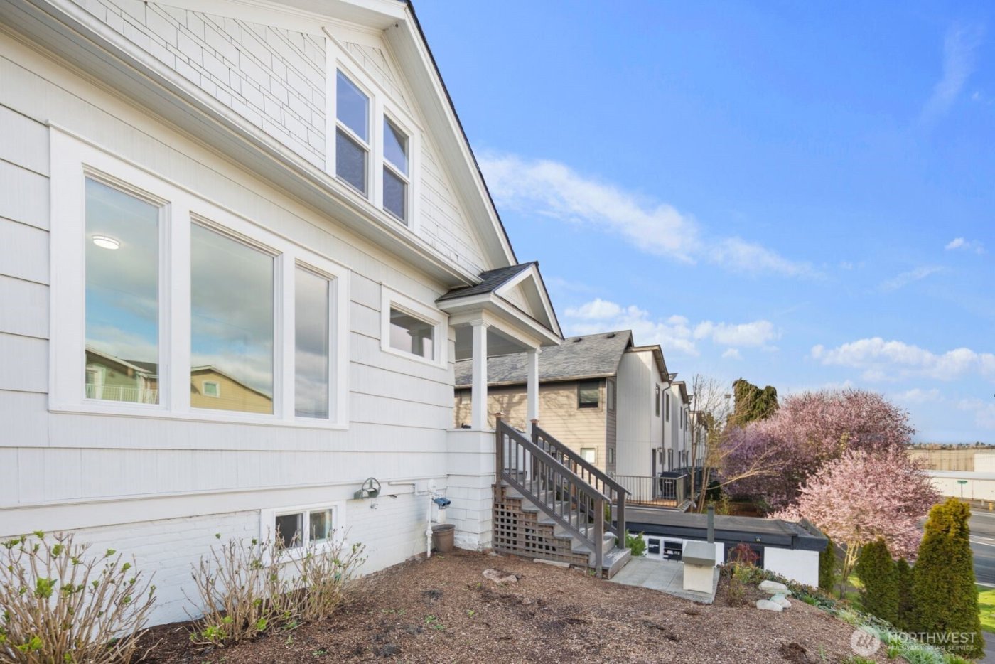 3443 21st Avenue W, Seattle, WA 98199