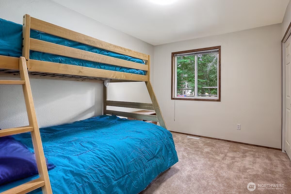 741 Hawthorn Lane , Easton, WA 98925