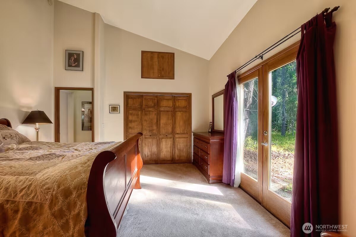 741 Hawthorn Lane , Easton, WA 98925