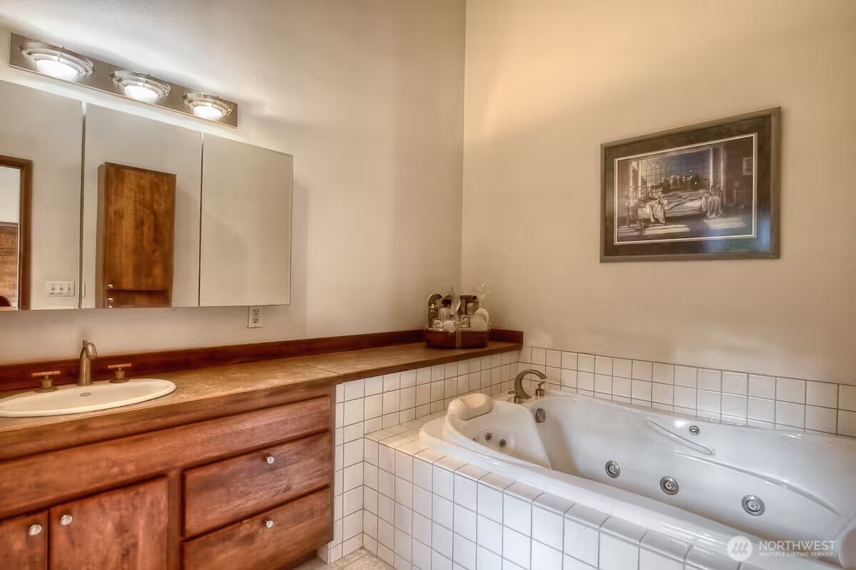 741 Hawthorn Lane , Easton, WA 98925