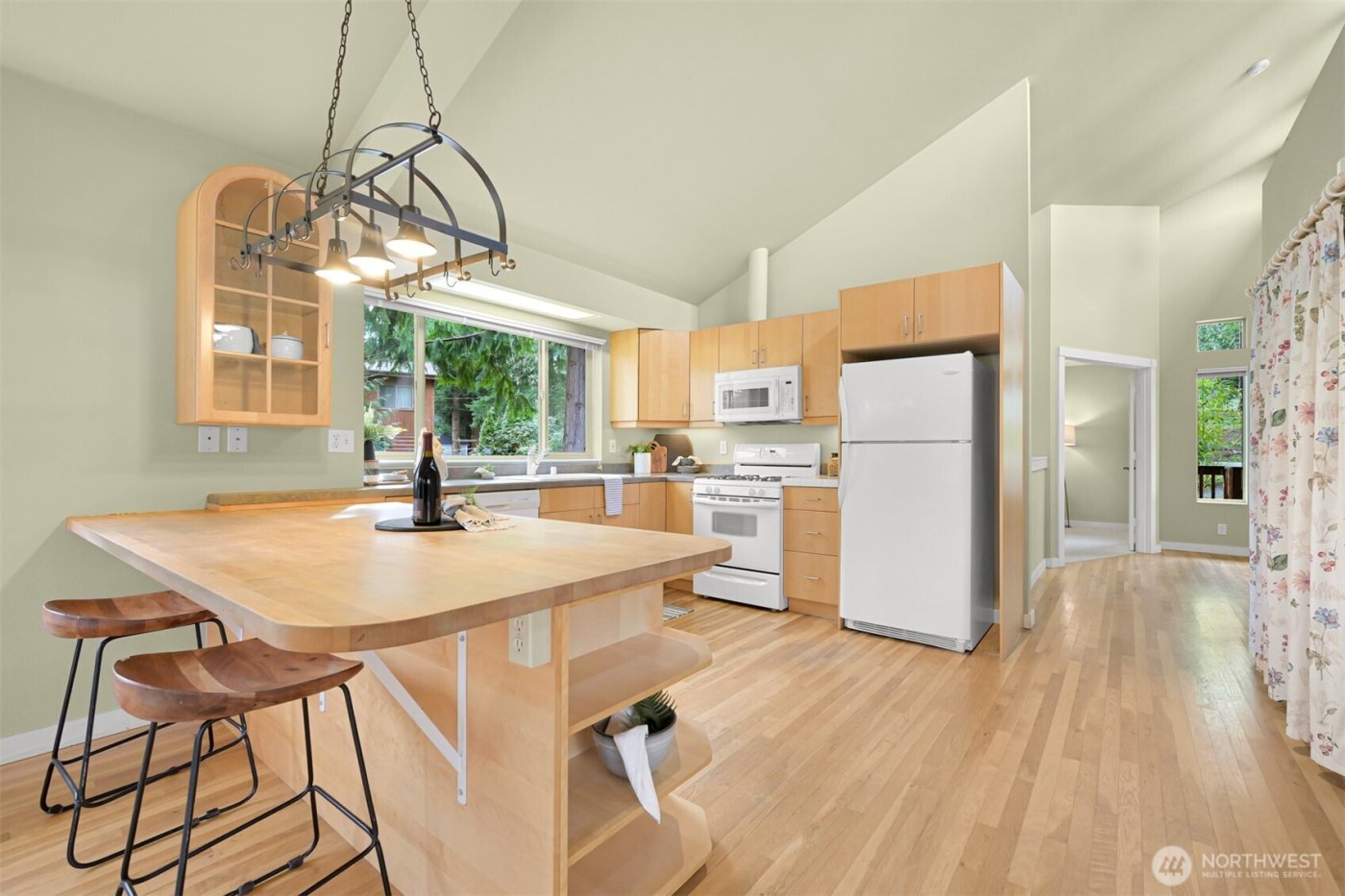 424 Rainbow Drive , Sedro Woolley, WA 98284