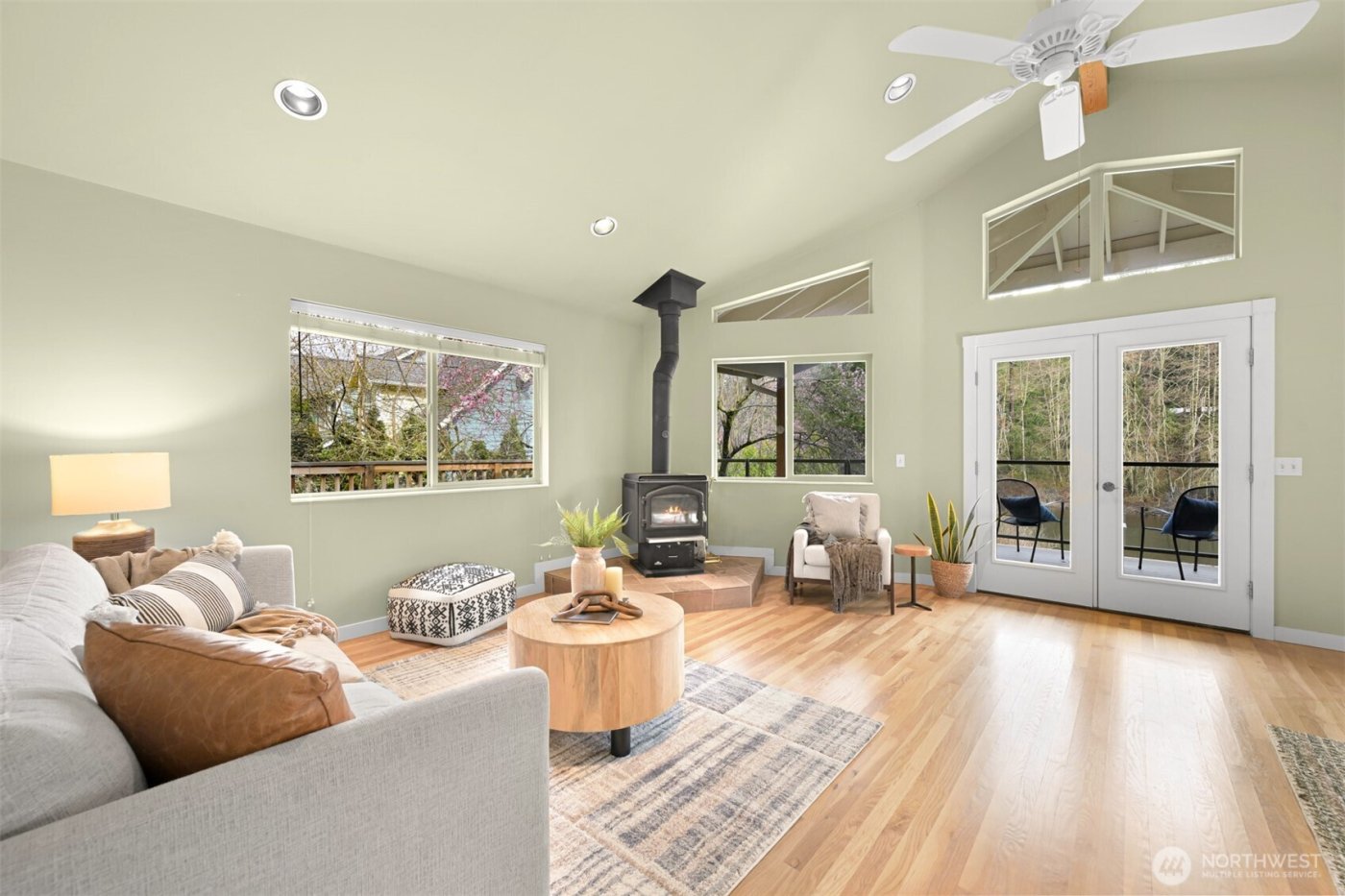 424 Rainbow Drive , Sedro Woolley, WA 98284