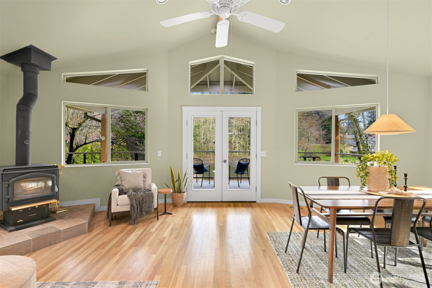 424 Rainbow Drive , Sedro Woolley, WA 98284