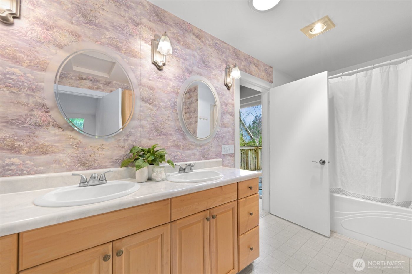 424 Rainbow Drive , Sedro Woolley, WA 98284