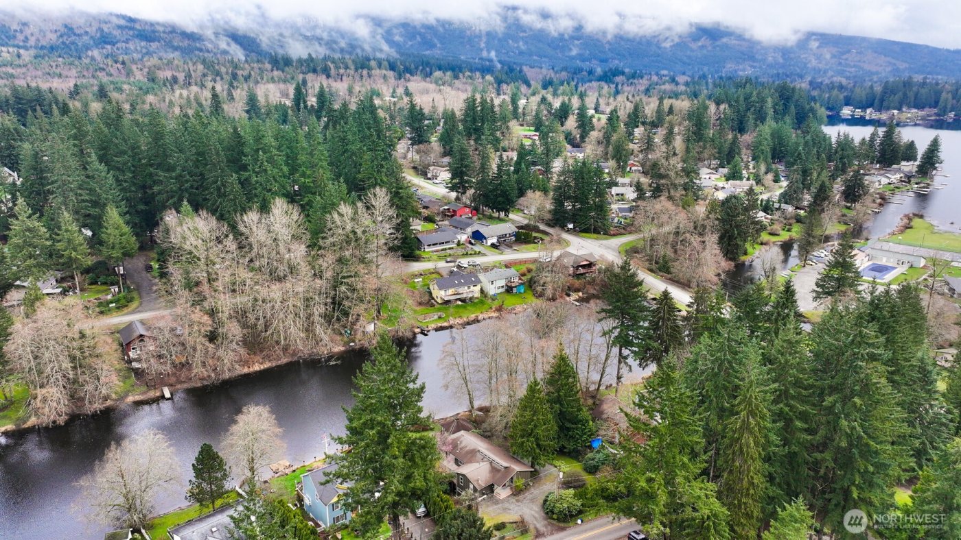 424 Rainbow Drive , Sedro Woolley, WA 98284