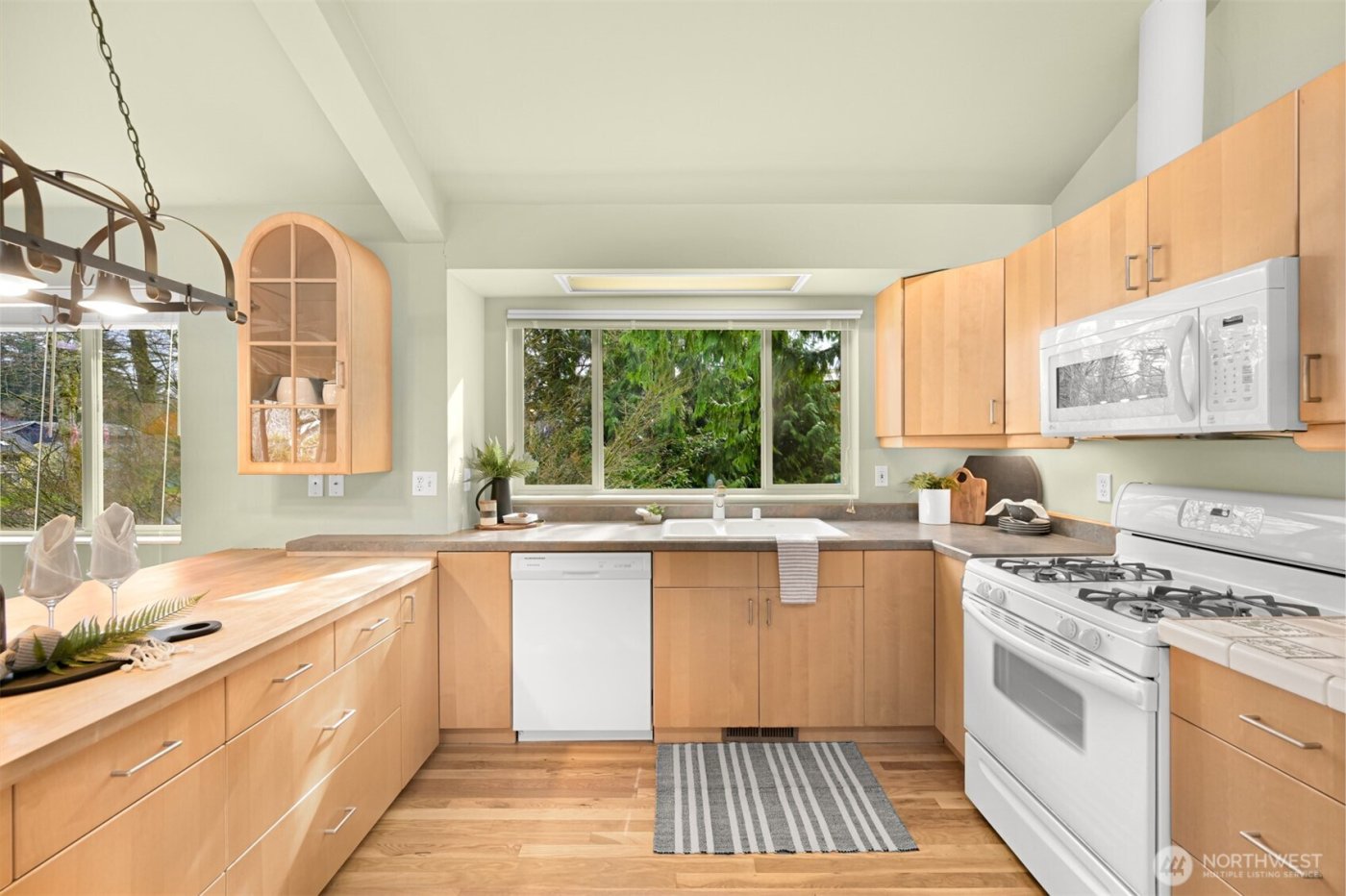 424 Rainbow Drive , Sedro Woolley, WA 98284