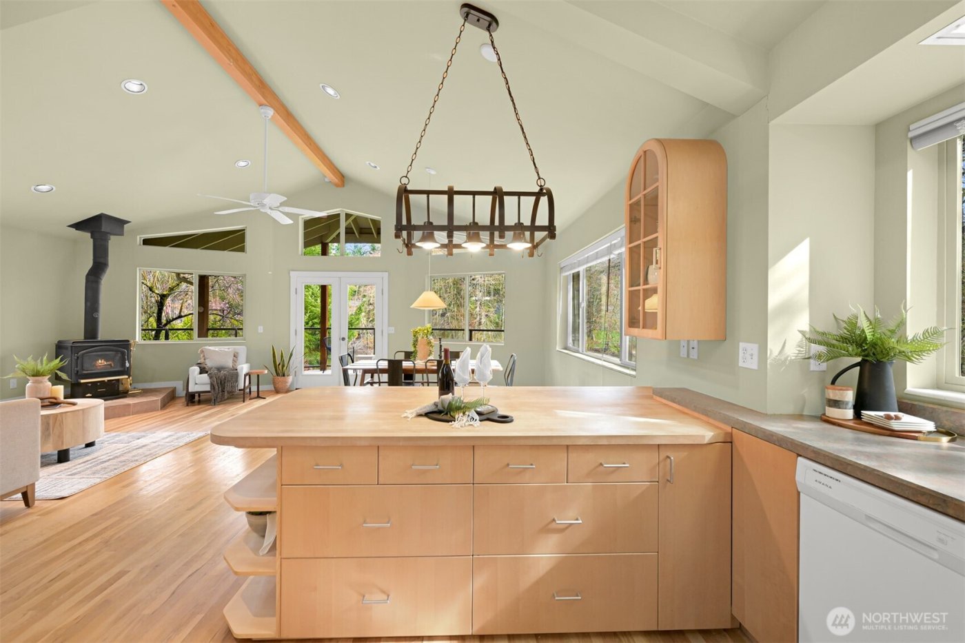 424 Rainbow Drive , Sedro Woolley, WA 98284