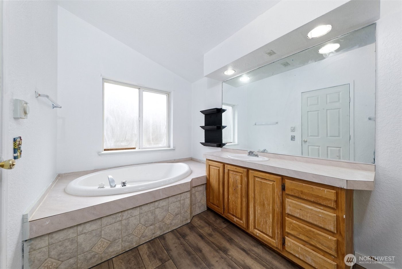 1051 E Crestview Drive , Shelton, WA 98584