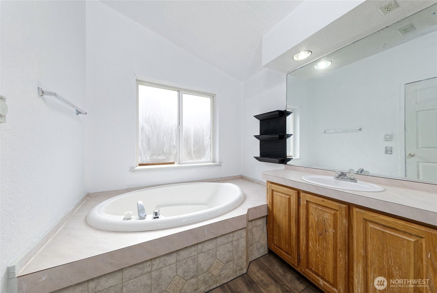 1051 E Crestview Drive , Shelton, WA 98584