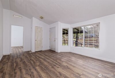 1051 E Crestview Drive , Shelton, WA 98584 - Photo 4
