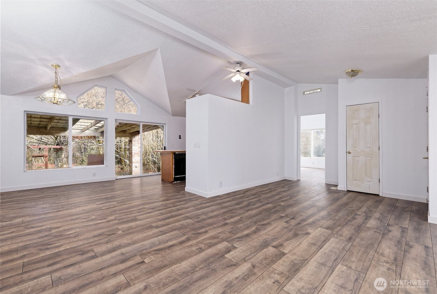 1051 E Crestview Drive , Shelton, WA 98584