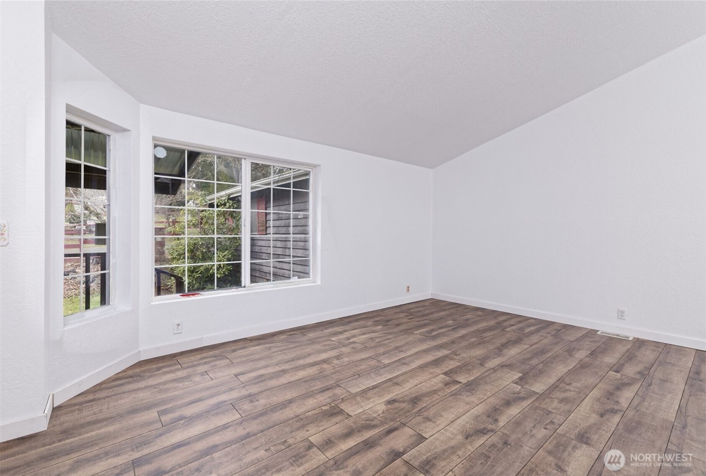 1051 E Crestview Drive , Shelton, WA 98584