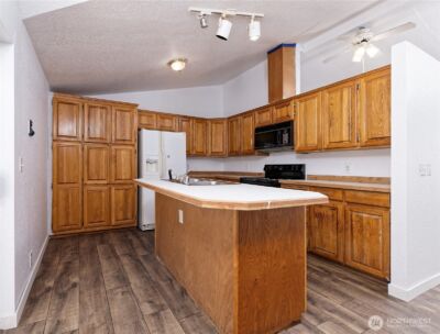 1051 E Crestview Drive , Shelton, WA 98584 - Photo 7