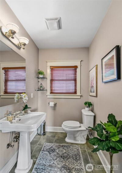 3532 Meridian Avenue N, Seattle, WA 98103 - Photo 13